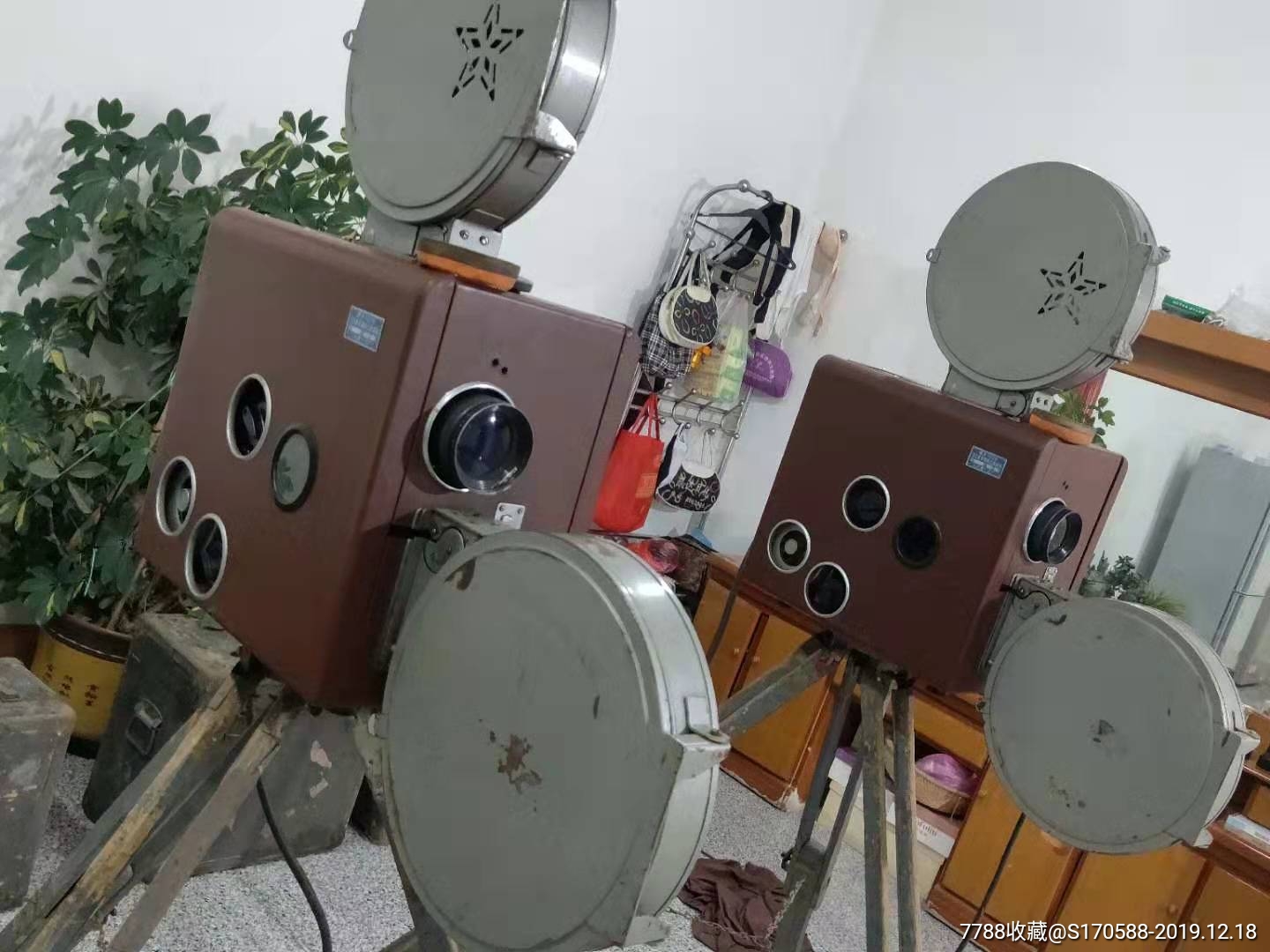 私人放映电影违法么_私人放映机_私人放映厅多大