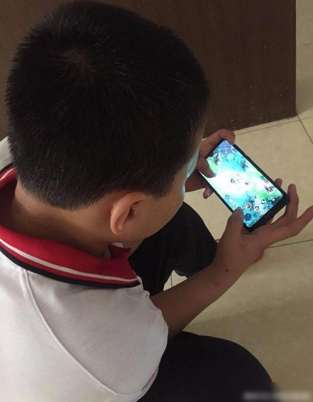 玩手机游戏卡屏是什么原因_手机连玩六天游戏开始卡顿_玩手机游戏卡顿怎么办