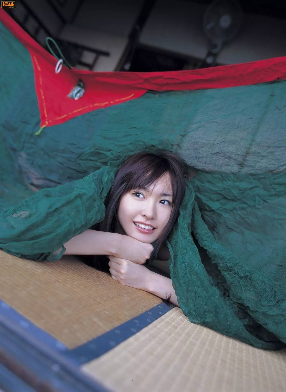 手机av美女游戏-沉迷 av 美女游戏的反思：快餐式娱乐能否带来真正快乐？